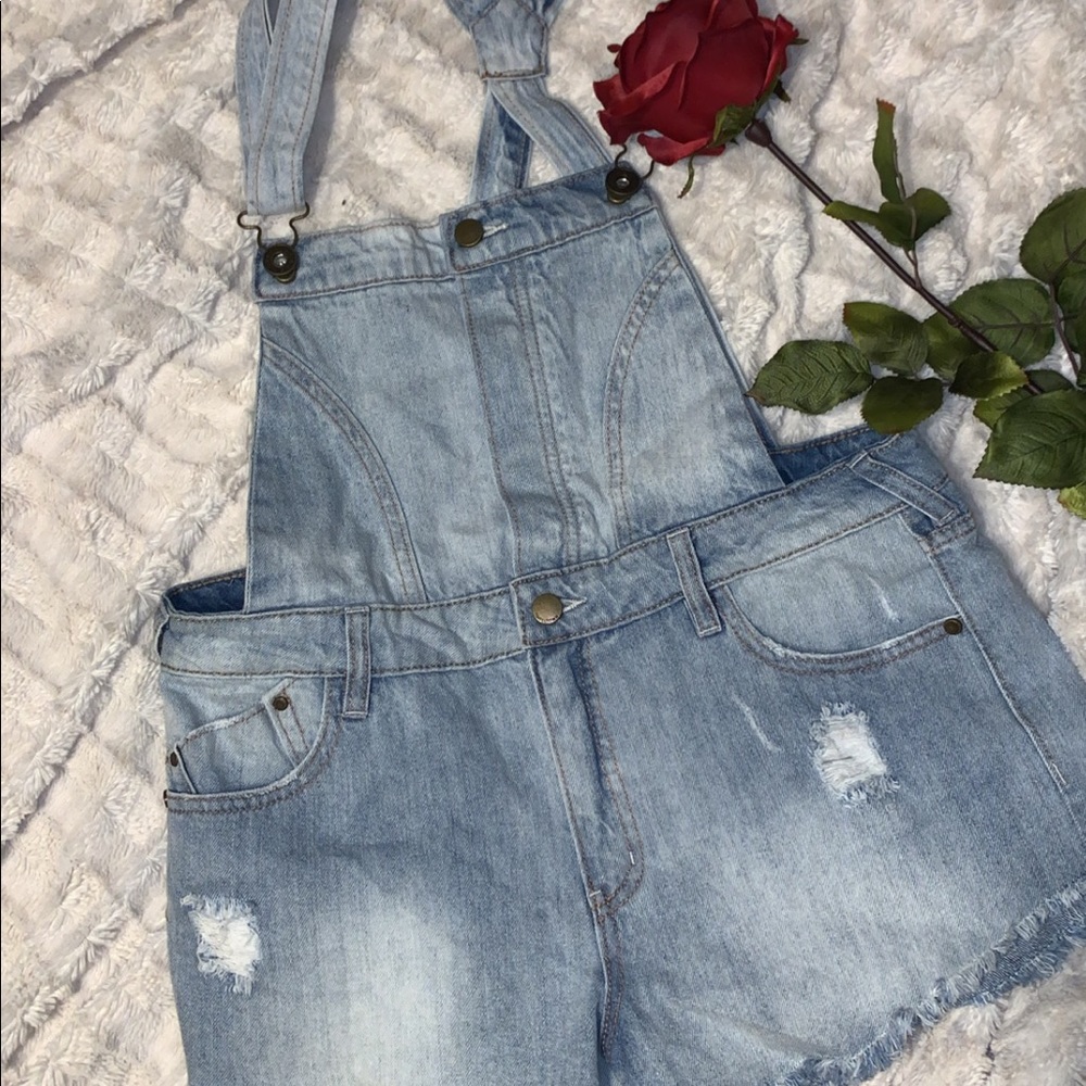 Super cute overall shorts!